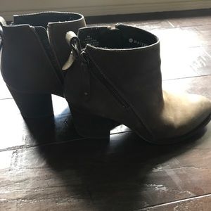 Blondo Nivada Waterproof Ankle Booties, olive/gray